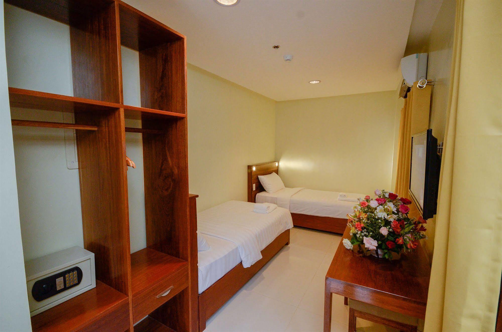 Marianne Hotel Puerto Princesa Bagian luar foto