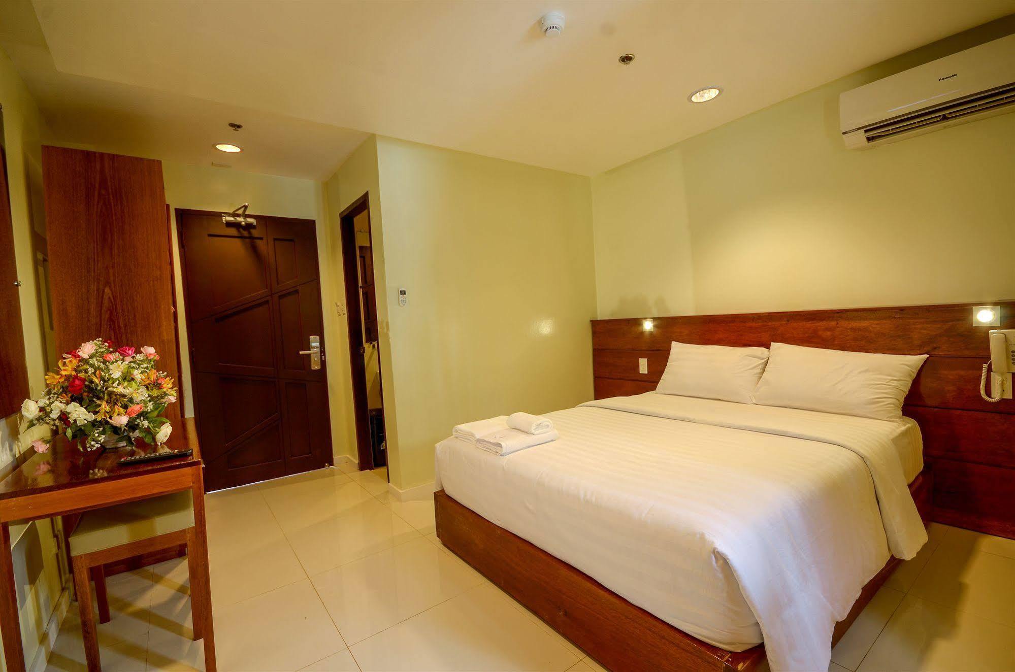 Marianne Hotel Puerto Princesa Bagian luar foto