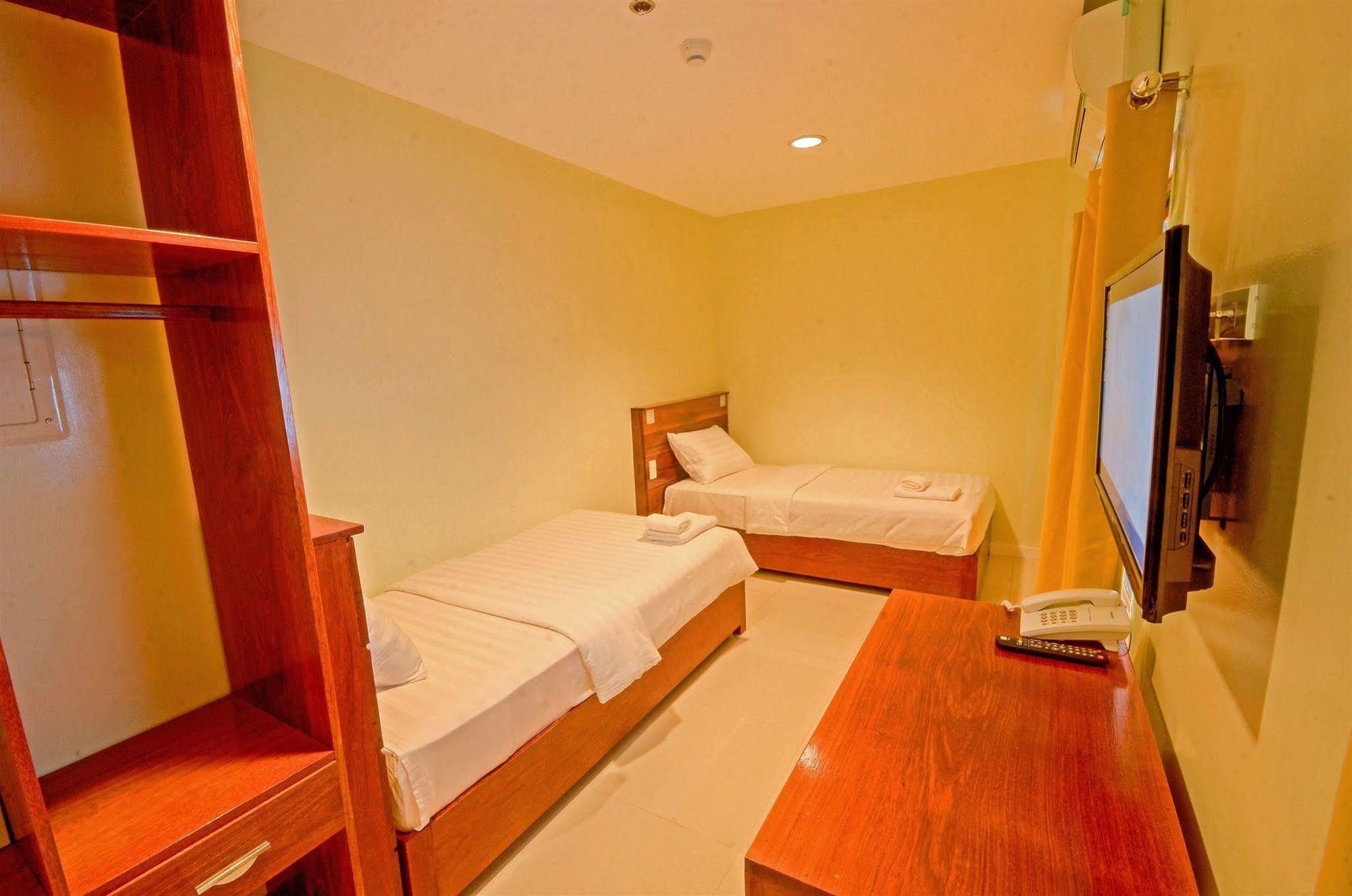 Marianne Hotel Puerto Princesa Bagian luar foto